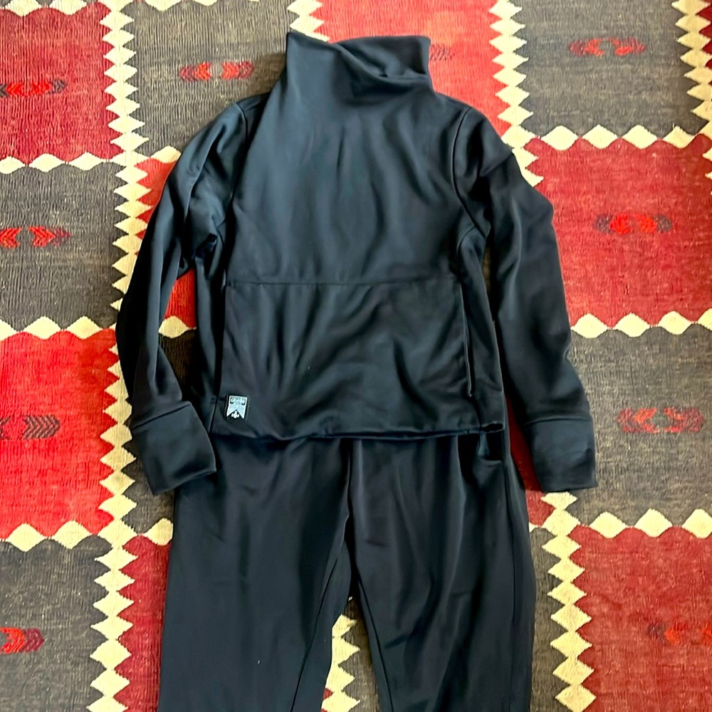 Oiselle Power Move sweat suit! Recovery days. Marathon training